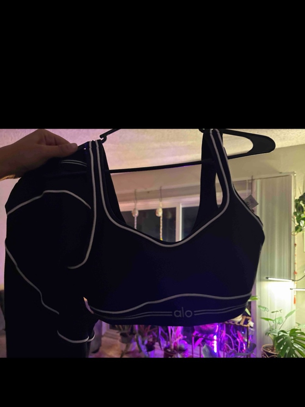 ALO Yoga Black Short Sleeve Crop Top with White Piping just the top - Picture 4 of 4